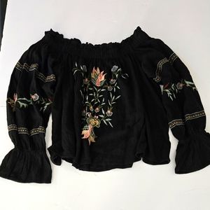 American Eagle BOHO Black w/Embroidered Floral Small 3/4 Sleeves Crop Top
